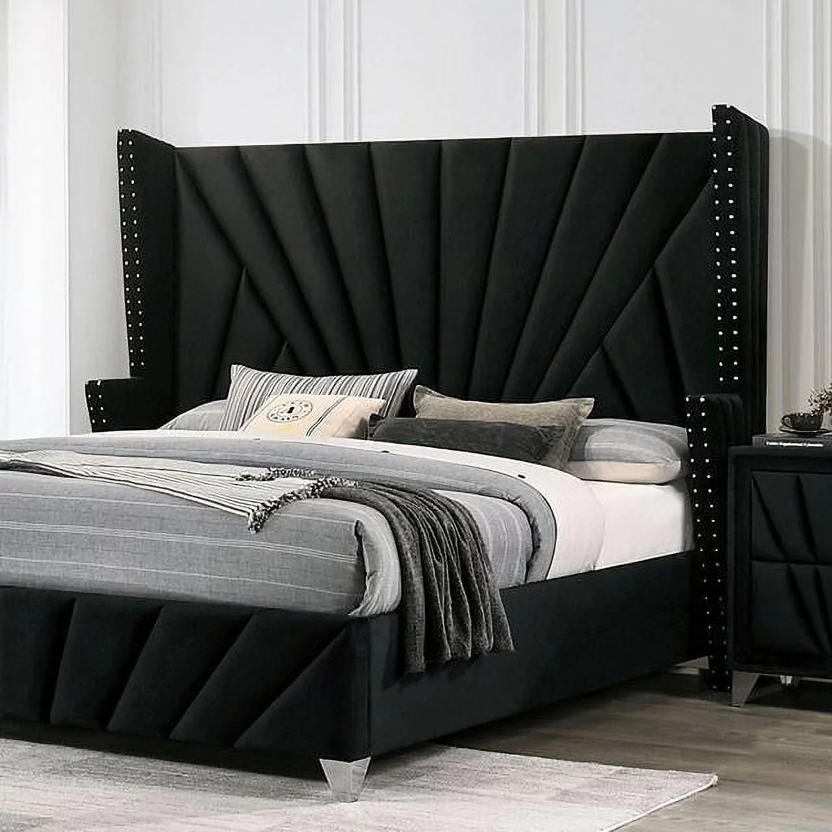 Black Solid Wood Queen Bedroom Set 5pcs T476