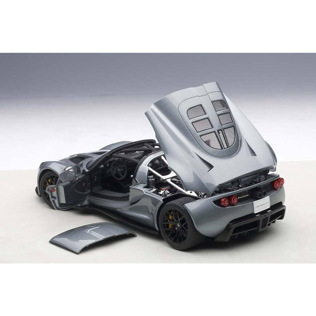 Silver 1/18 Diecast Model Car U967304