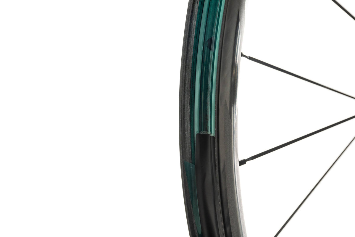 27.5-inch Rear D6874