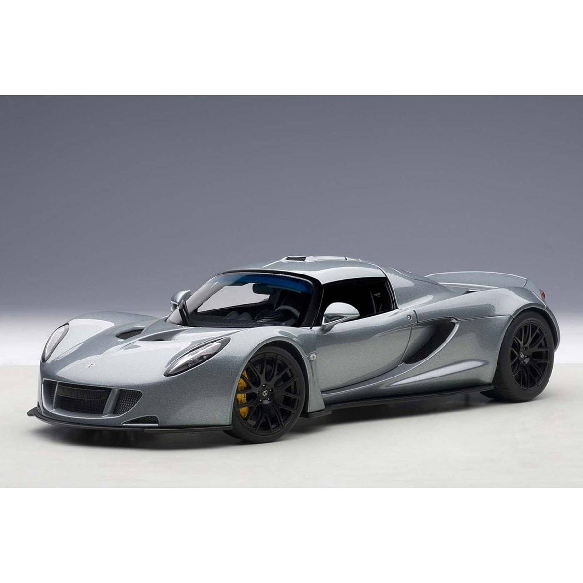 Silver 1/18 Diecast Model Car U967304