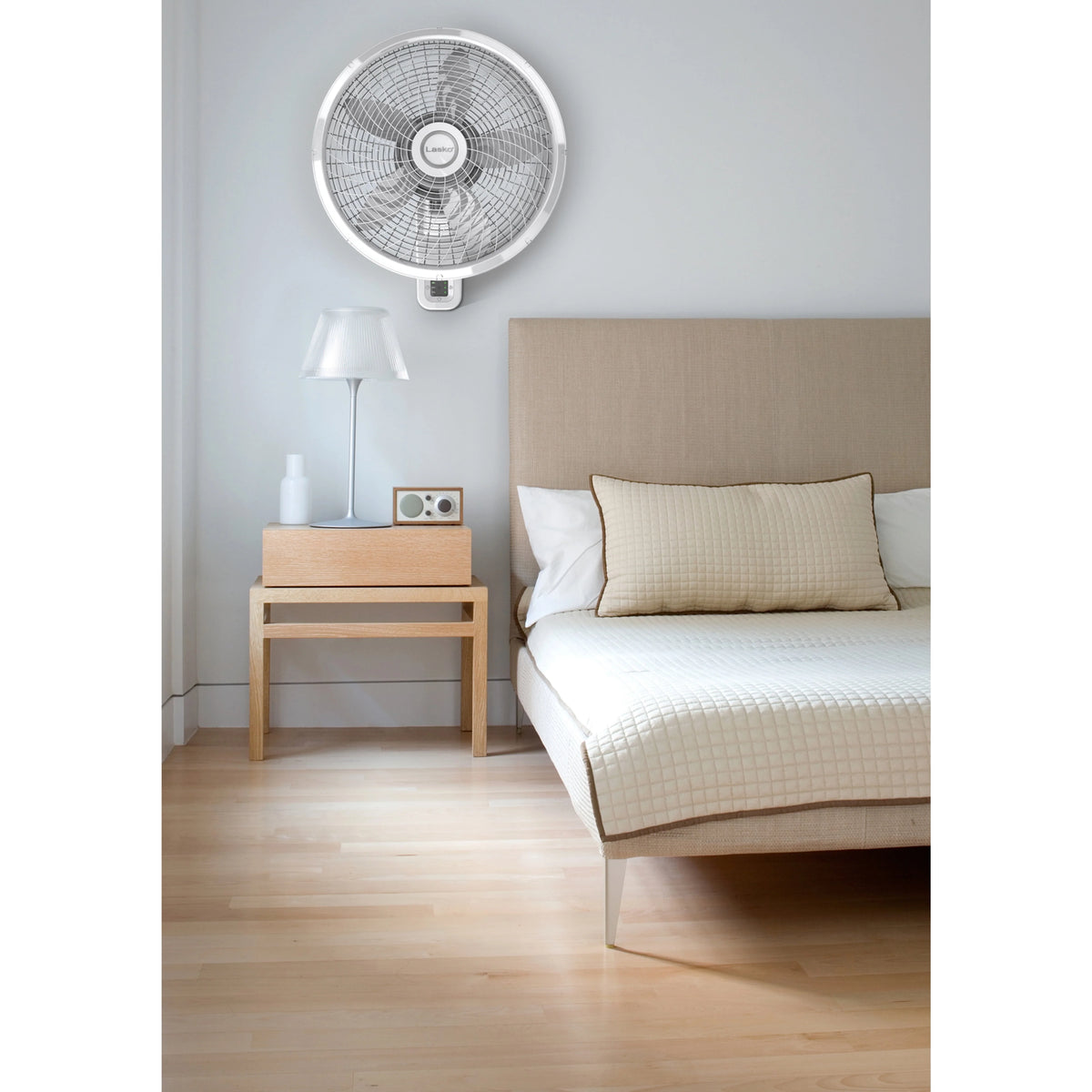 18 Oscillating Wall-Mount Fan with Remote Control P8741