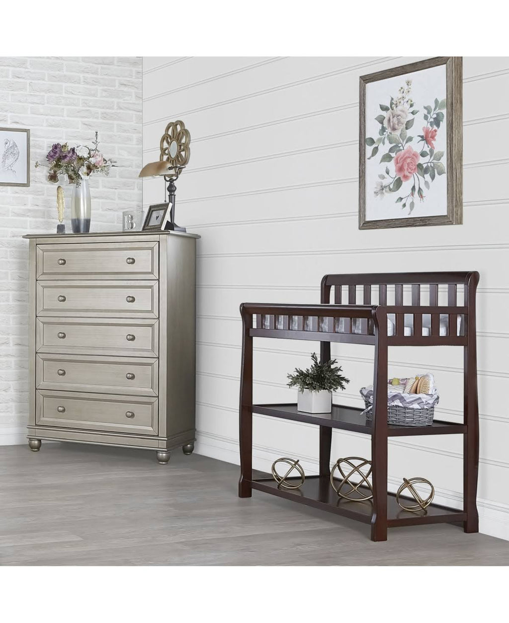 2-in-1 Changing Table T735