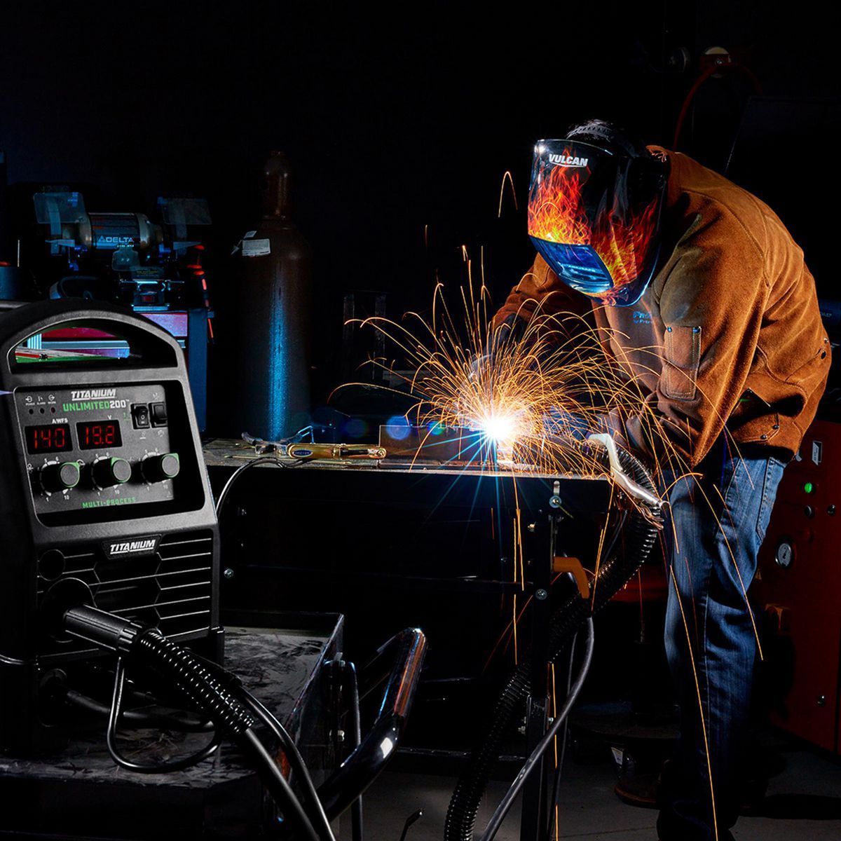 Auto-Darkening Welding Helmet M80280