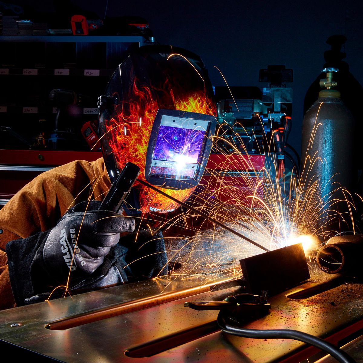 Auto-Darkening Welding Helmet M80280