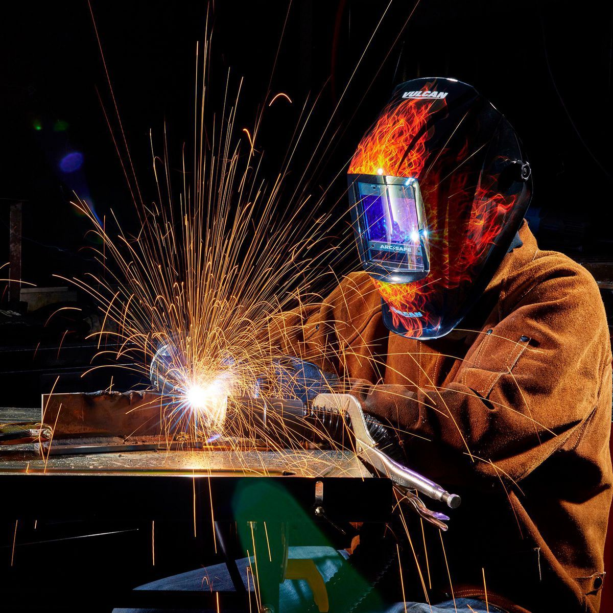 Auto-Darkening Welding Helmet M80280