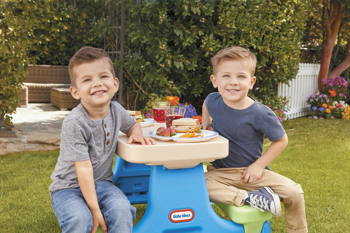 Kids Picnic Table with Umbrella F910783